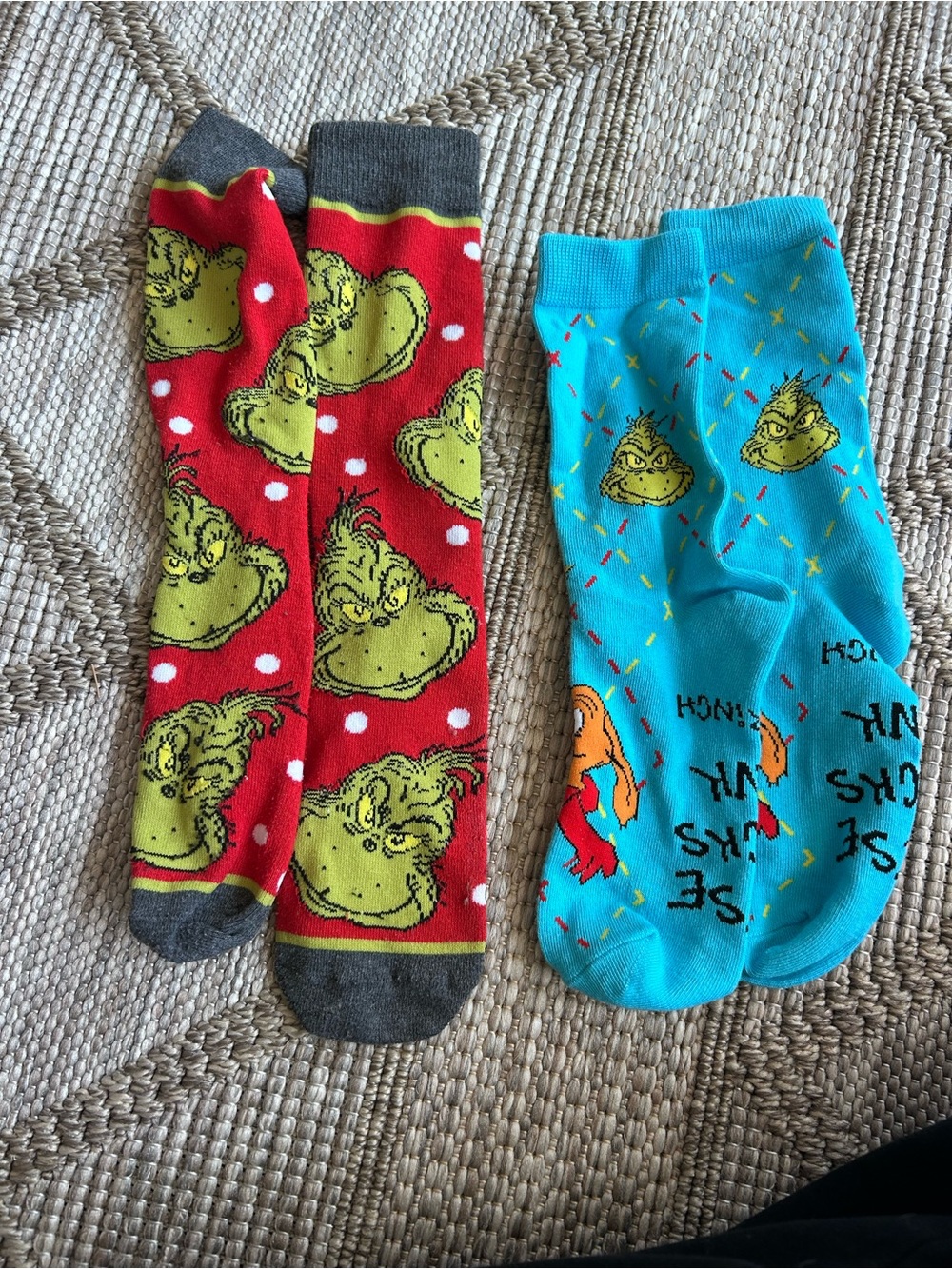 Kohl's Grinch Crew Socks - Red and Turquoise